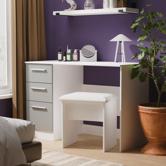 Contrast Desk