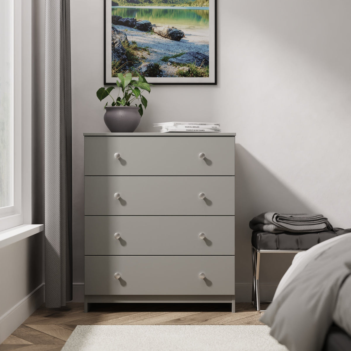 Yarmouth 4 Drawer Chest